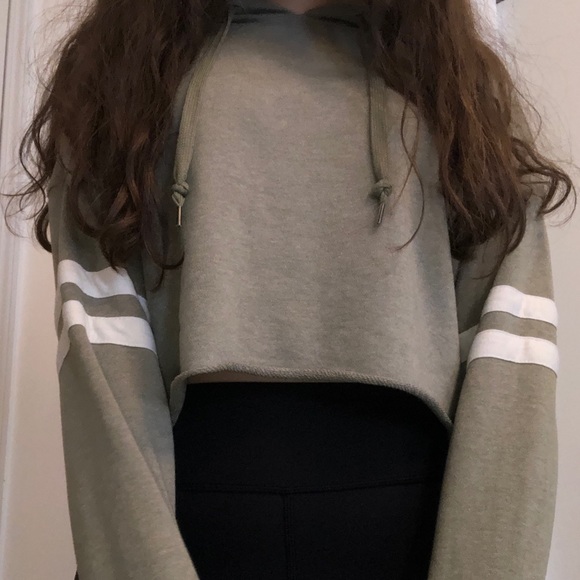 rue 21 olive green cropped sweater shirt - Picture 3 of 3